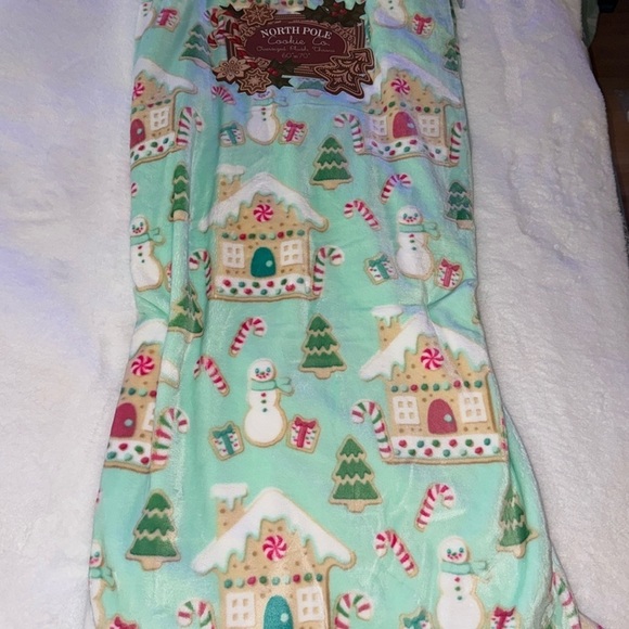 North Pole Cookie Co Other - North Pole Cookie Co Christmas teal Gingerbread Plush Throw Blanket